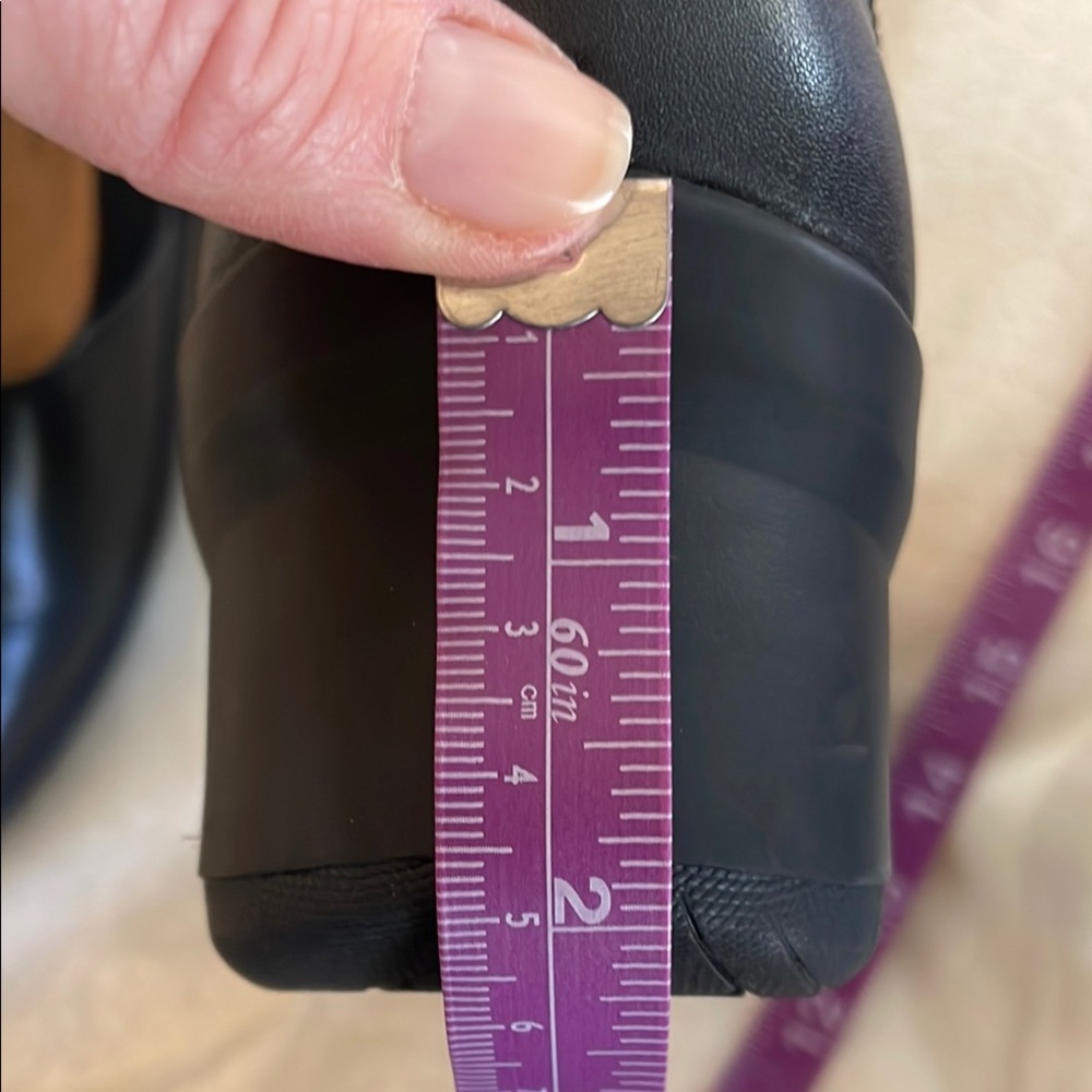 Clark’s Comfort Collection Black Wedge Shoes - Picture 6 of 6